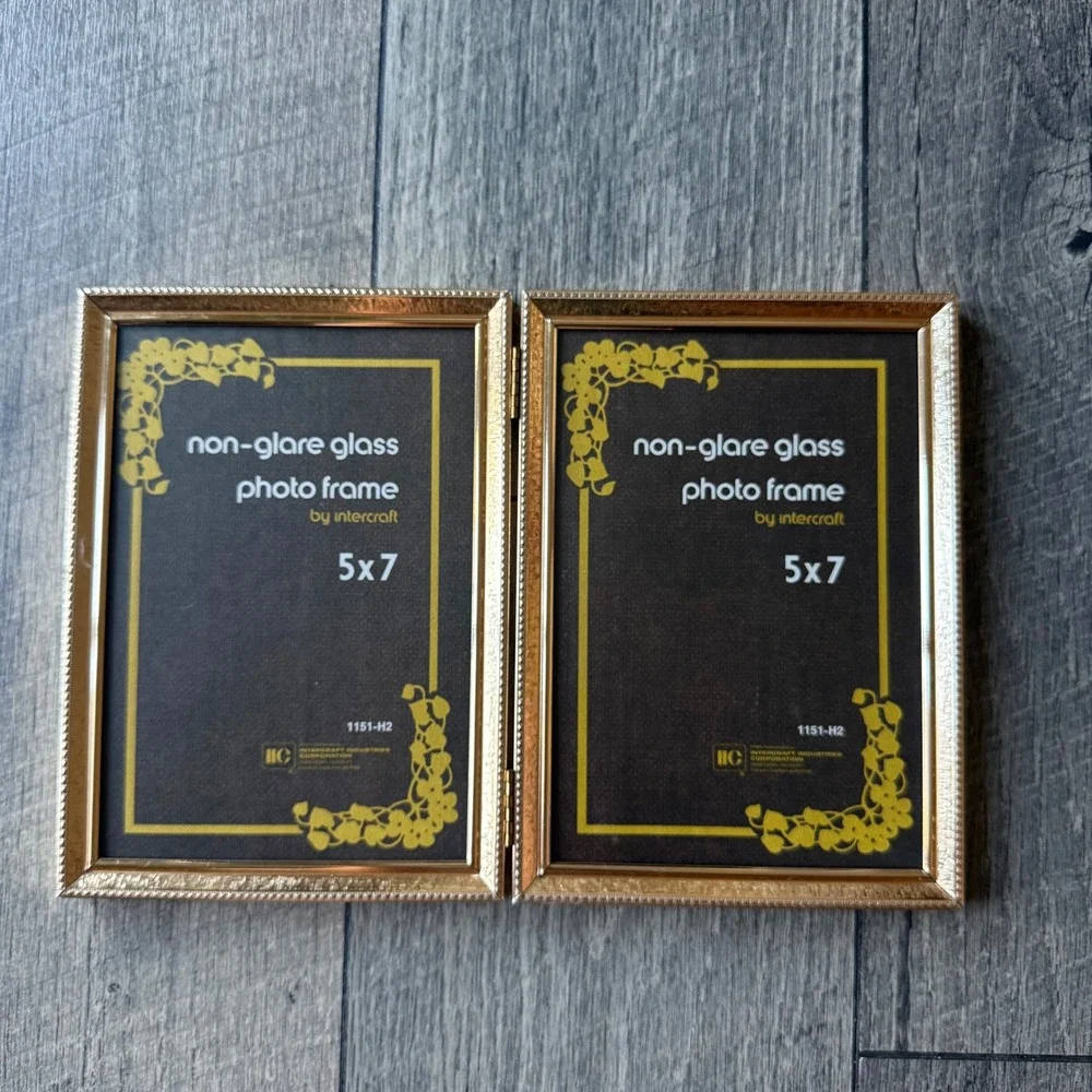 Intercraft Gold Metal Double Hinged 5x7 Photo Frame Non-Glare Glass 1151-H2